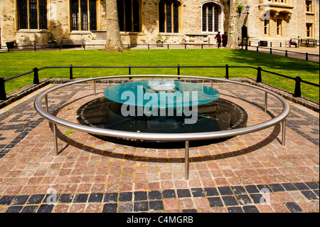 Tower of London, Denkmal für die ausgeführten; Turm, Denkmal Für Die Hingerichteten; Website des Gerüstes, ausführlich des Schafotts Stockfoto