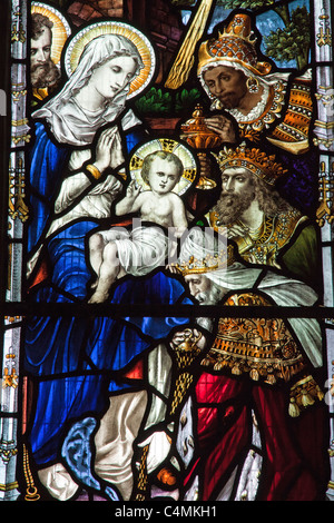Glasfenster in Steyning Pfarrkirche West Sussex Stockfoto
