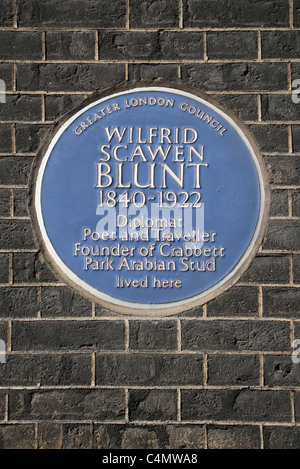 Eine blaue Plakette, Wilfrid Scawen Blunt, ein Diplomat, Dichter & Reisenden auf 15 Buckingham Gate, Westminster, London, UK. Stockfoto