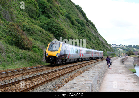 Ein Langlauf super Voyager Klasse 221 Diesel trainieren Teignmouth Devon England uk Stockfoto