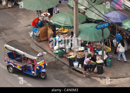 Ein Tuk-Tuk auf den Straßen von Bangkok, Thailand Stockfoto