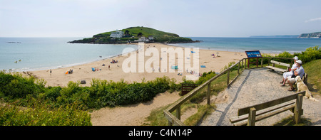 Horizontale Panoramablick von Burgh Island am Bigbury-sur-mer an der South Devon Küste an einem sonnigen Tag. Stockfoto