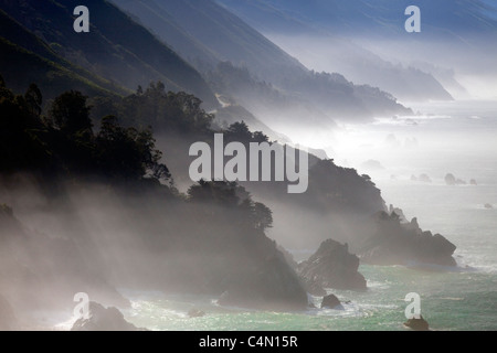 Nebel der Big Sur Küste in Kalifornien. Stockfoto