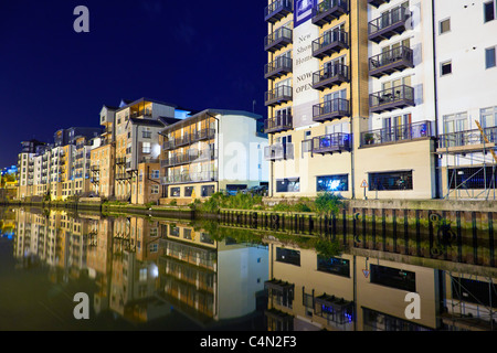 am Flussufer Luxuswohnungen in Norwich Stockfoto