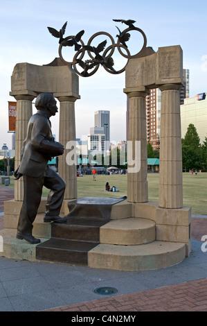 Das Gateway of Dreams-Skulptur im Centennial Olympic Park in der Innenstadt von Atlanta, Georgia Stockfoto