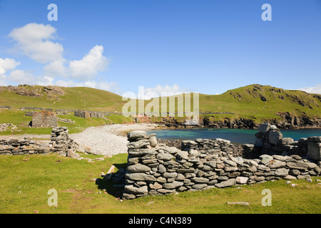 Verfallenen Fischerei Hütten am alten Haaf Station Welterbe-Aufstellungsort. Fethaland, Northmavine, Shetland-Inseln, Schottland, UK, Großbritannien. Stockfoto