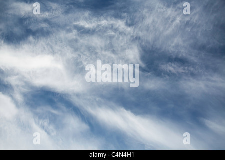 Hohen Cirrus Wolkenformationen.  Sudbury, Ontario, Kanada. Stockfoto