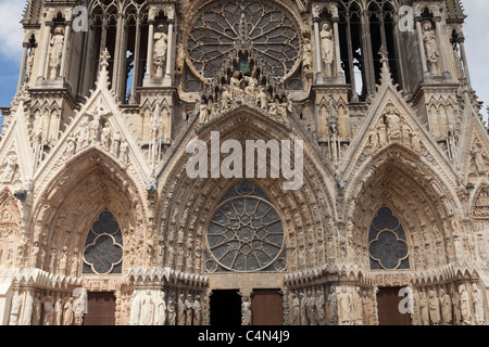 Fassade der Kathedrale Notre-Dame de Reims Stockfoto