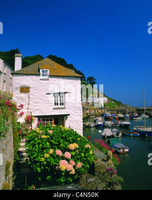 Großbritannien, Cornwall, Polperro, Old Watch House & Harbour. Stockfoto