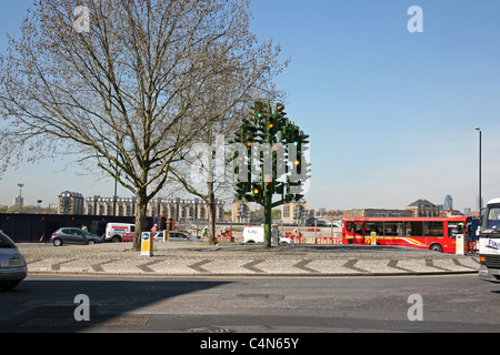 Pierre Vivants "Ampel Baum" in der Nähe von Canary Wharf, London Stockfoto