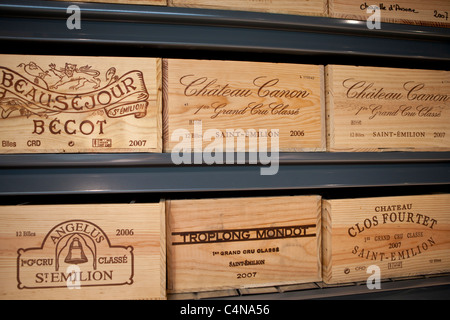 Chateau Canon, Chateau Angelus, Chateau Fourtet, Chateau Beausejour Becot Troplong Mondot auf Vignobles et Chateaux, St. Emilion Stockfoto