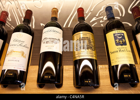 Erlesene Weine Chateau Prieuré Lichine, Château Smith Haut Lafite, Chateau Rauzan-Segla und Alter Ego in St. Emilion Bordeaux Frankreich Stockfoto