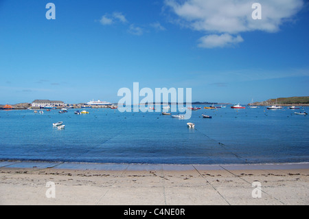 Blick über die Bucht von Hugh Town, Scilly-Inseln Stockfoto