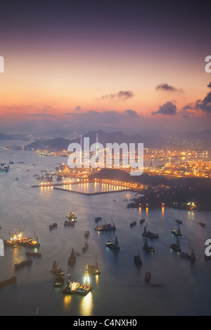 Luftbild von Stonecutters Bridge und Tsing Yi Island, Hong Kong, China Stockfoto