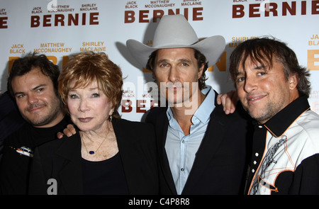 JACK BLACK SHIRLEY MACLAINE MATTHEW MCCONAUGHEY RICHARD LINKLATER BERNIE. WELTPREMIERE AUF DER 2011 LOS ANGELES FILM FESTIVA Stockfoto