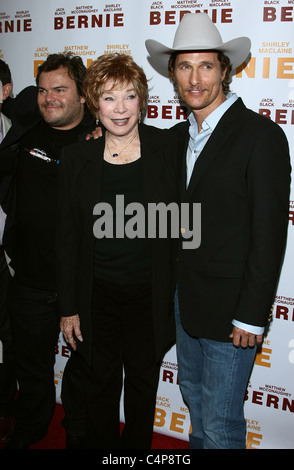 JACK BLACK SHIRLEY MACLAINE MATTHEW MCCONAUGHEY BERNIE. WELTPREMIERE AUF DER 2011 LOS ANGELES FILM FESTIVAL OPENING NIGHT DOW Stockfoto