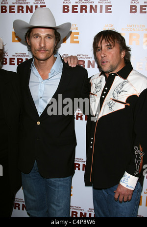 MATTHEW MCCONAUGHEY RICHARD LINKLATER BERNIE. WELTPREMIERE AUF DER 2011 LOS ANGELES FILM FESTIVAL OPENING NIGHT DOWNTOWN LOS Stockfoto