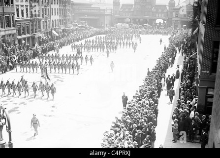 10. Kalvarienberg marching Parade auf Wall St., New York City. 1909 Stockfoto