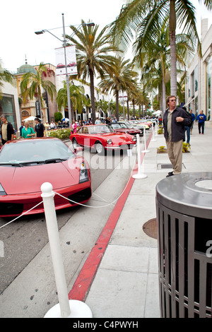 Die Linie der Autos im Jahr 2011 Rodeo Drive Concours Stockfoto