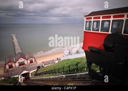 Die Standseilbahn Eisenbahn oder Klippe Lifte und Pier in Saltburn-by-the-Sea, Cleveland, England Stockfoto