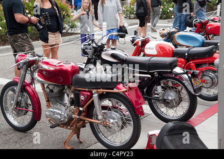 Oldtimer-italienische Motorräder im Jahr 2011 Rodeo Drive Concours d ' Elegance Stockfoto