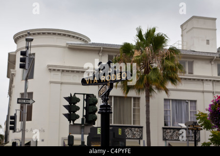 Eine Straße Zeichen für Via Rodeo und Rodeo Drive in Beverly Hills Kalifornien Stockfoto