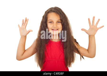 Fröhliches Mädchen mit langen lockigen Haaren zeigt zehn Finger isoliert auf weißem Hintergrund Stockfoto