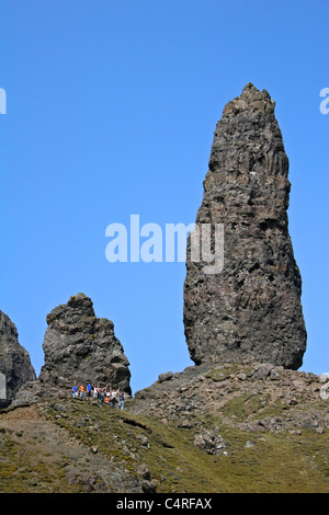 Wandern Sie durch die Felsformationen der The Storr, Sutherland, Highland, Schottland Stockfoto