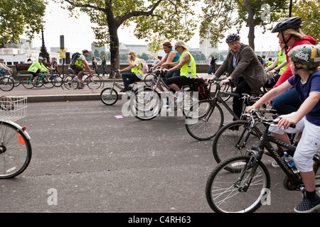 Boris Johnson Radfahren in London während Sky Ride. Stockfoto