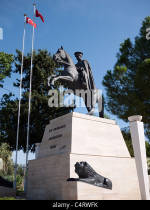 Statue von General Mustafa Kemal Atatürk in Fethiye an der Lykischen Küste Türkei Stockfoto