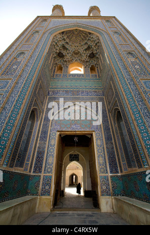 Frau in die Freitagsmoschee (Masjed-e Jame) in Yazd, Iran Stockfoto