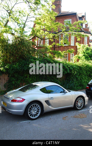 Luxus Porsche Cayman S in London Hampstead Square, Vereinigtes Königreich Stockfoto