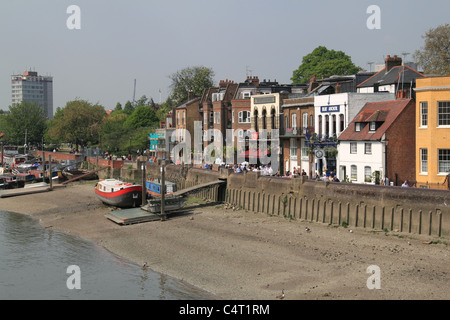 Riverside Pubs und Hausboote auf der Themse, Hammersmith, West London, England, Großbritannien, Deutschland, UK, Europa Stockfoto