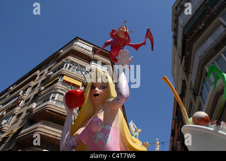 Fiesta "Hogueras de San Juan", (Feuer des Johanniterordens Festival), Alicante, Provinz Alicante, Valencia, Spanien Stockfoto