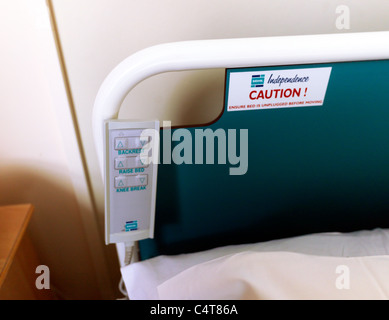 Elektrisch verstellbare Krankenhaus Bett Fernbedienung Stockfoto