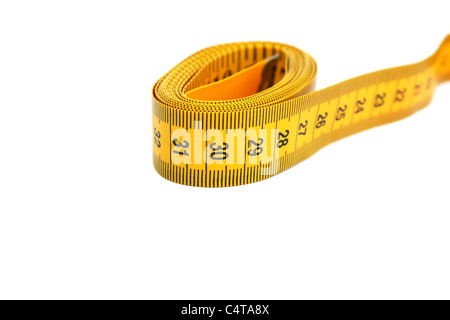 Gelbe Measuretape isoliert auf weißem Hintergrund. Stockfoto