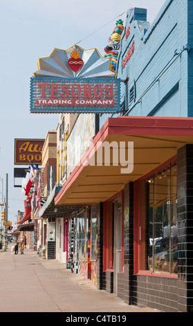 South Congress Avenue Geschäfte in Austin, Texas - Tesoros, Allens Stiefel, Lucy in Disguise Stockfoto