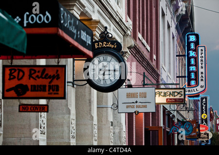 Zeichen der Bars an der Sixth Street in Austin, Texas Stockfoto