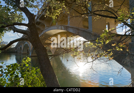 Die Lamar-Brücke über Marienkäfer-See (ehemals Town Lake) in Austin, Texas Stockfoto