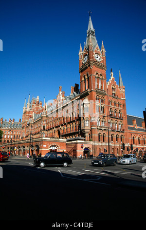 St Pancras Station (und St Pancras Renaissance Hotel), St Pancras, London, Großbritannien Stockfoto