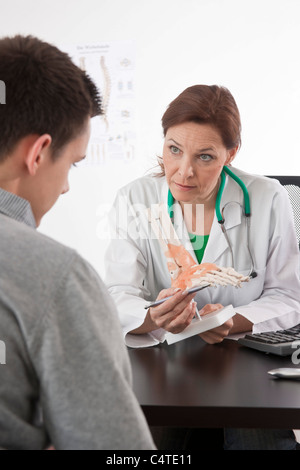 Arzt und Patient, Mannheim, Baden-Württemberg, Deutschland Stockfoto