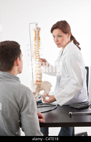 Arzt und Patient, Mannheim, Baden-Württemberg, Deutschland Stockfoto