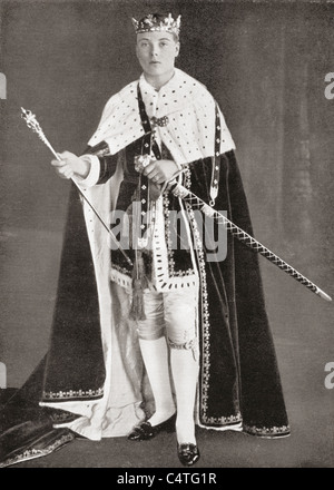 Der Prinz von Wales, später König Edward VIII., in seiner Amtseinsetzung Roben im Jahre 1911. Stockfoto