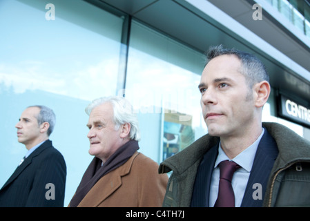 Führungskräfte, Blick in die Ferne mit Ambitionen Stockfoto