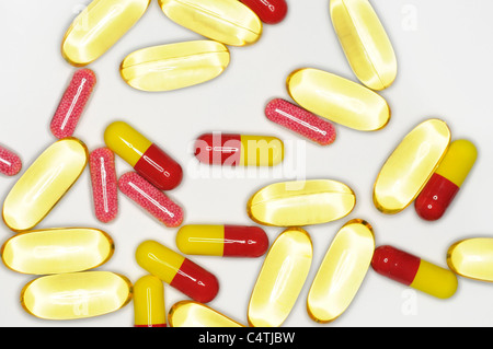 Vielzahl von Pillen in Form von Kapseln Stockfoto