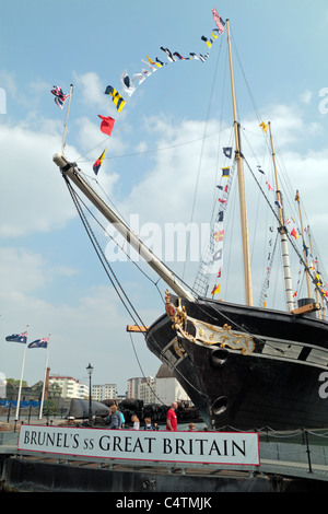 Die Ansicht des Bogens von Brunels SS Great Britain in Bristol Docks, Bristol, UK. Stockfoto