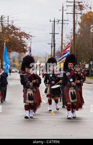 Pipe Band in Remembrance Day Parade, Port Coquitlam, BC, Kanada Stockfoto