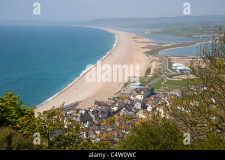 Chesil Beach, Flotte Lagune und Portland Hafen, Blick nach Norden aus Portland Heights, Dorset, England, UK Stockfoto