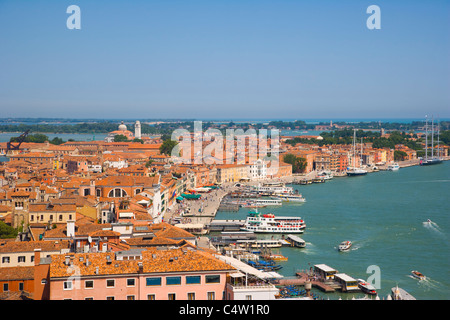 Blick auf Riva Degli Schiavoni aus Campanile von San Marco, Venedig, Italien Stockfoto