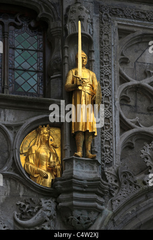 Detail der Fassade der Basilika des Heiligen Blutes, Brugge. Stockfoto